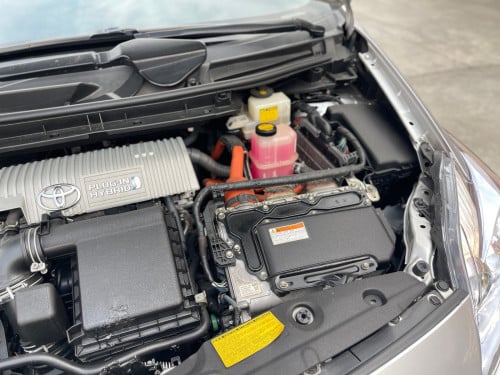 Prius 2014 Plug in ឡានស្អាត តម្លៃមហាពិសេស