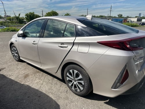 Prius prime ឆ្នាំ2020 - លក់បន្ទាន់19+ $