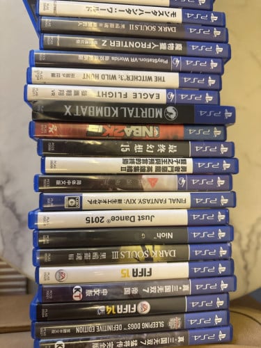 PS4, PSVR, 40+ games, one laser gun, two controllers – all bundled at a super low price.