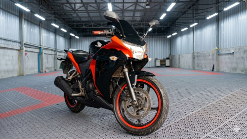 Reliable Honda CBR250R – Freshly Serviced & Ready to Ride!