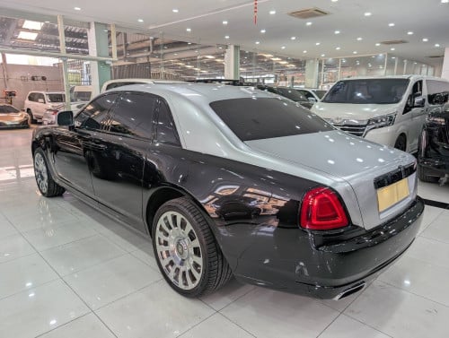Roll Royce Ghost 2011
