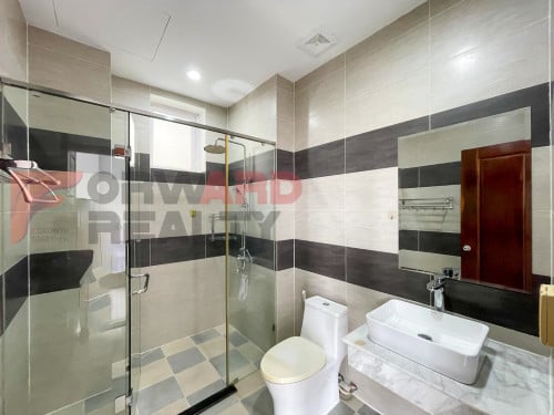 RUSSIAN MARKET 2BR| 2BATH| FULLY FURNISHED| GYM-D