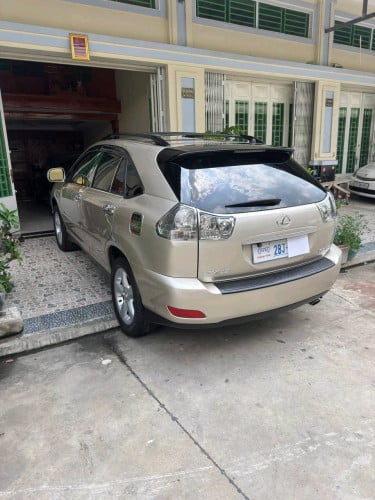 RX330ឆ្នាំ05ប៉ុង1នៅថ្មីប្រើថែ