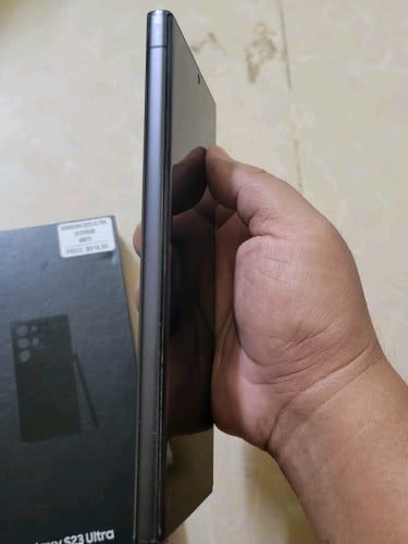 S23ultr ram8 256G  ក្រុមហ៊ុនប្រើផ្ទាល់ ខេសីកៀមតិចៗដូចរូប 380$