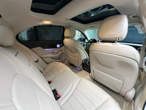 Sale Mercedes Benz C300 up C63 Fulloption 4មុឺនម៉ៃហ្សុីន​