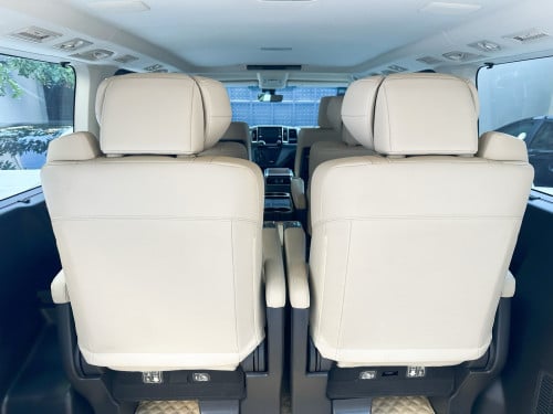 Sale Toyota Granvia 2020​Fulloption ម្ចាស់​ដើម​ទិញ​ថ្មី​ខ្លាញ់​គោ