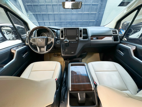 Sale Toyota Granvia 2020​Fulloption ម្ចាស់​ដើម​ទិញ​ថ្មី​ខ្លាញ់​គោ