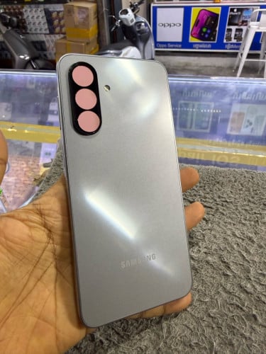 Samsung A17 Ram8G Memory256G ក្រុមហ៊ុនសុីមពីរ មានឆ្នាំងសាក