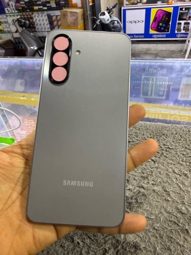 Samsung A17 Ram8G Memory256G ក្រុមហ៊ុនសុីមពីរ មានឆ្នាំងសាក