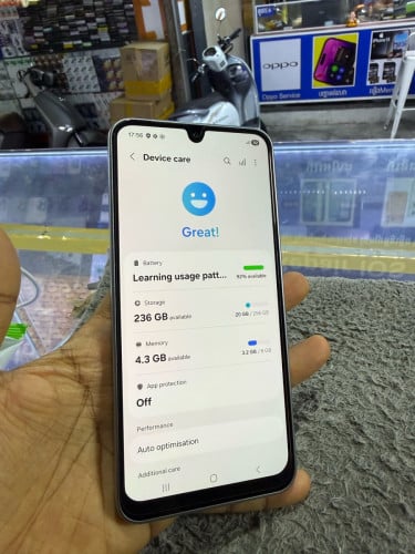 Samsung A17 Ram8G Memory256G ក្រុមហ៊ុនសុីមពីរ មានឆ្នាំងសាក