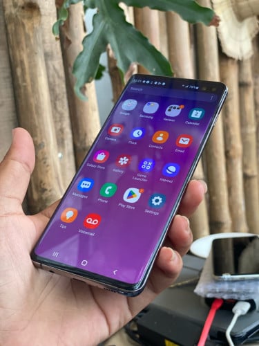 Samsung S10 Plus ram8/128G ស៊ីនទាំងអស់