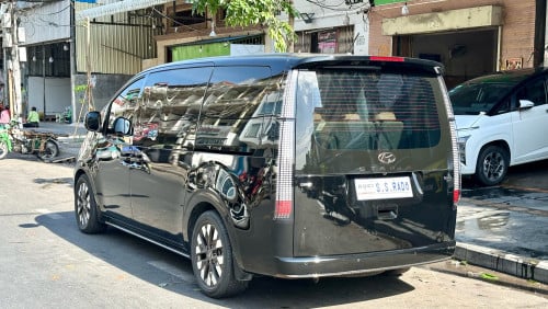 STARIA 2022 Full ( 34500$ )