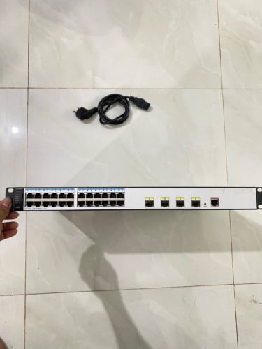 Switch Model: S5720S-28P-PWR-LI-AC (enterprise series) ធានាជូន 3ខែពេញបងៗ❤️ លក់80$