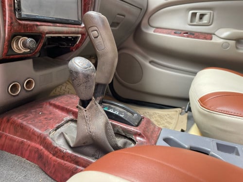 Tacoma ឆ្នាំ01 V6 ប៉ុង2 អូតូកាប់ពីតាស់