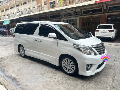 Toyota Alphard 2012