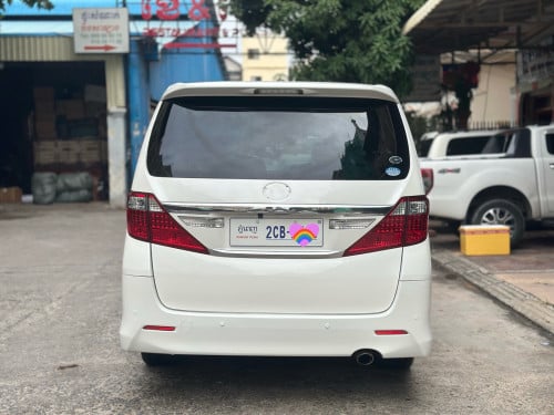Toyota Alphard 2012