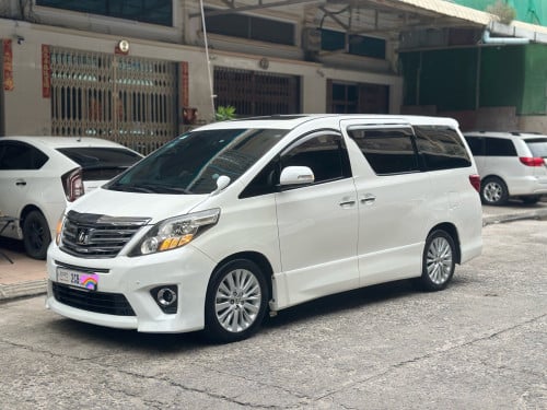 Toyota Alphard 2012