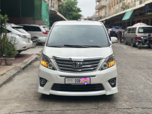 Toyota Alphard 2012