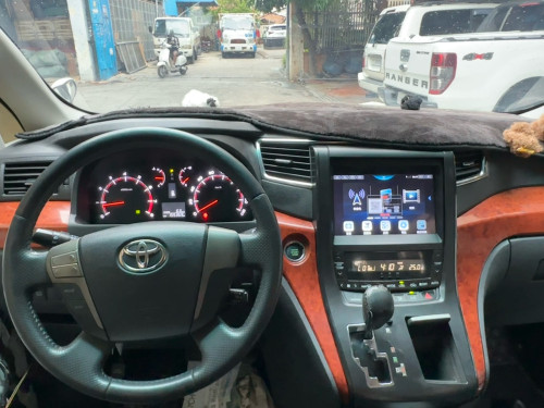 Toyota Alphard 2012