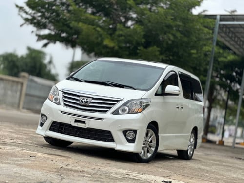 TOYOTA ALPHARD 2012 VVIP FULL OPTION