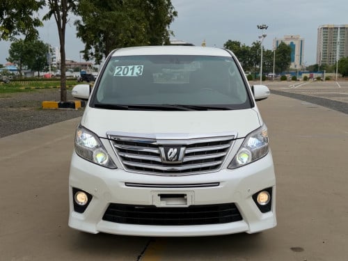 Toyota Alphard 2013 Auto3 កែឆ្វេងហ្សុីន( ក្រដាសពន្ធថ្មី )