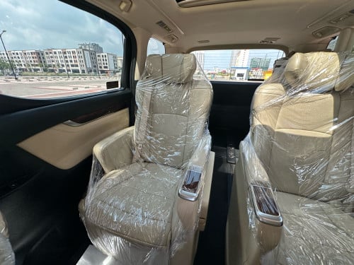 Toyota Alphard 2016 Russia Full Option