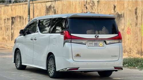 TOYOTA ALPHARD 2016 UPDATE LM 350 H EXECUTIVE LOUNGE