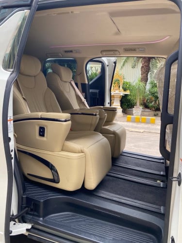 TOYOTA ALPHARD (top option)