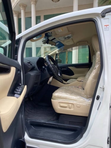 TOYOTA ALPHARD (top option)