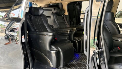 Toyota Alphard up LM