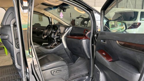 Toyota Alphard up LM
