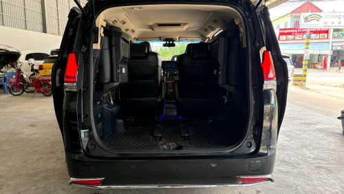 Toyota Alphard up LM