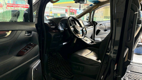 Toyota Alphard up LM