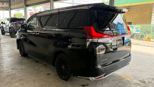 Toyota Alphard up LM