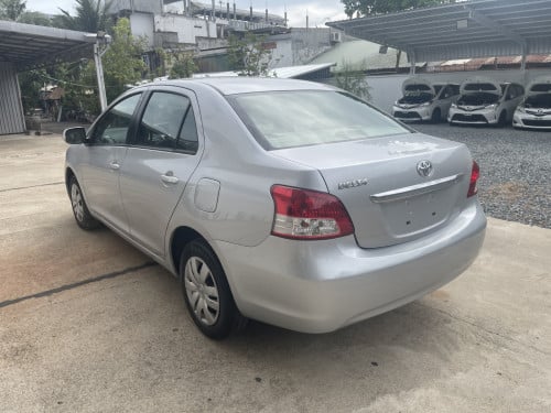 TOYOTA BELTA 2010 Silver