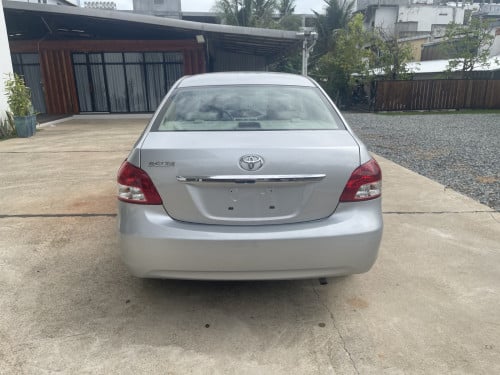 TOYOTA BELTA 2010 Silver
