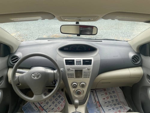 TOYOTA BELTA 2010 Silver