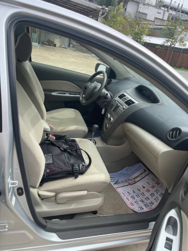 TOYOTA BELTA 2010 Silver
