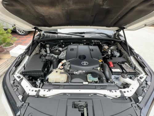 Toyota Fortune Legender  2025