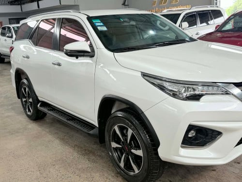 Toyota Fortuner 2020 TRD Full option ឆ្វេងសុីនចូលតាមករុមហ៊ុន Toyota ថ្នាំសុីន100%