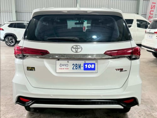 Toyota Fortuner 2020 TRD Full option ឆ្វេងសុីនចូលតាមករុមហ៊ុន Toyota ថ្នាំសុីន100%