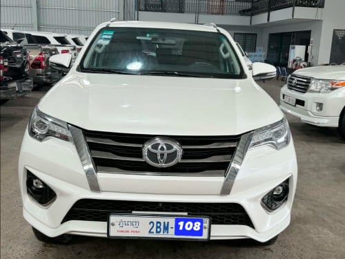 Toyota Fortuner 2020 TRD Full option ឆ្វេងសុីនចូលតាមករុមហ៊ុន Toyota ថ្នាំសុីន100%