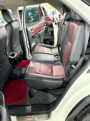 Toyota Fortuner 2020 TRD Full option ឆ្វេងសុីនចូលតាមករុមហ៊ុន Toyota ថ្នាំសុីន100%