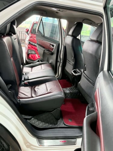 Toyota Fortuner 2020 TRD Full option ឆ្វេងសុីនចូលតាមករុមហ៊ុន Toyota ថ្នាំសុីន100%