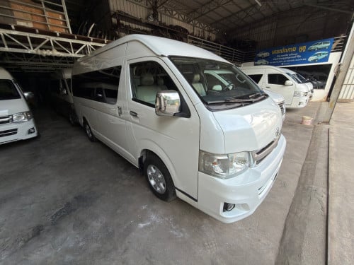 Toyota Hiace 2011