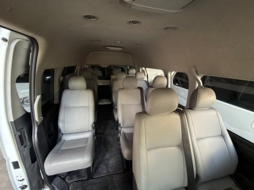 Toyota Hiace 2011