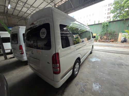 Toyota Hiace 2013