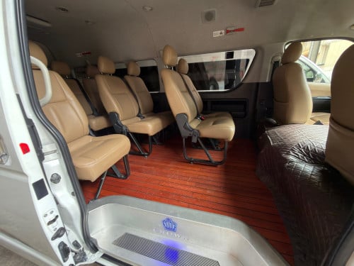 Toyota Hiace 2013