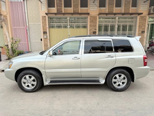 Toyota Highlander 03 limited full Pong2ម្ចាស់ដេីម ប្រភេទឡានស្អាត ឯកសាម្ចាស់ដេីមឡានលេងហេីយម៉ាអេម