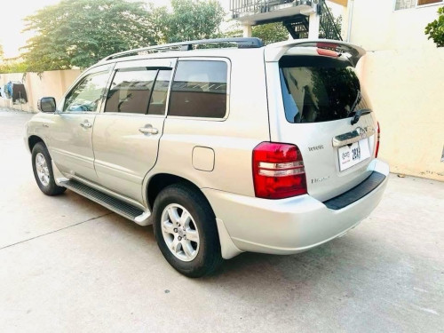 Toyota Highlander 03 limited full Pong2ម្ចាស់ដេីម ប្រភេទឡានស្អាត ឯកសាម្ចាស់ដេីមឡានលេងហេីយម៉ាអេម